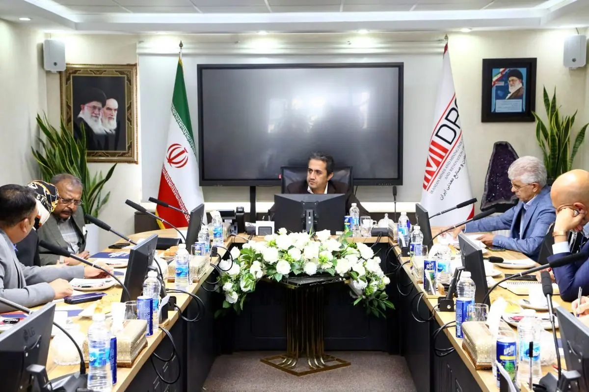 آقاجانلو اعلام کرد: برنامه توسعه همکاری ها بین ایمیدرو و سرمایه گذاران هندی / آمادگی هندی ها برای تامین تجهیزات معدنی مورد نیاز ایران