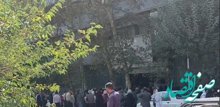 تجمع والدین در یک مدرسه دخترانه / جریان نصب دوربین در سرویس بهداشتی دبیرستان دخترانه معروف چه بود ؟