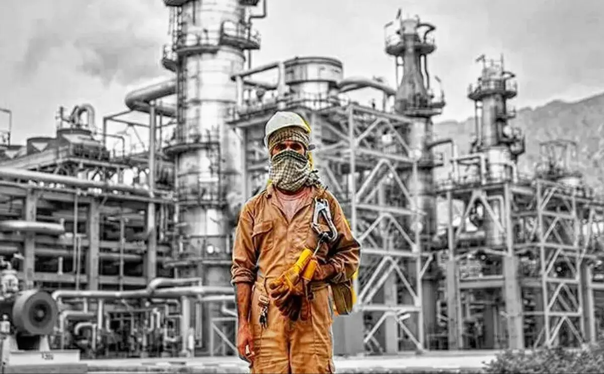 درخواست نیروهای پیمانکاری برای تبدیل وضعیت/ تبدیل وضعیت نیروهای پیمانکاری یک مطالبه به‌حق و ادای دین کارگران است