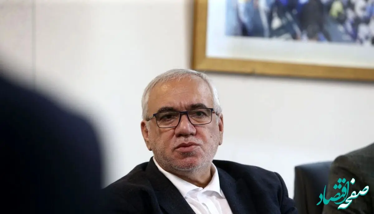 واکنش جنجالی فتح الله زاده به کسر امتیاز از پرسپولیس ؛ اگر استقلال جای تیم های دیگر  بود ۱۰ امتیاز کسر می کردند 