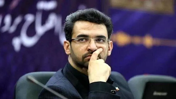 پست جنجالی آذری جهرمی از  حجاب بانان پر تعداد  در مترو تهران  / خویشتن را سُخره اصحاب لشکر کرده اند...