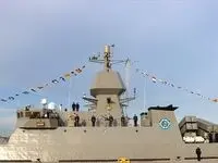 تصویر ژست متفاوت فرماندهان بلندپایه ارتش بر روی ناوشکن دیلمان غوغا به پا کرد