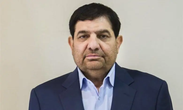تصویری از ژست خاص محمد مخبر در آخرین روزهای حضورش در دولت 
