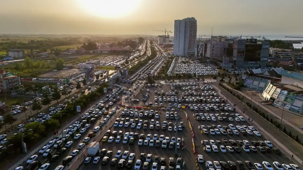 استقبال چشمگیر گردشگران از منطقه آزاد انزلی در روزهای پایانی تابستان