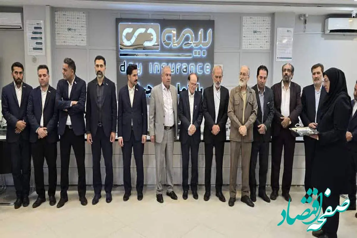تقدیر رییس شورای راهبردی از بیمه دی/خانواده های معظم شهدا سرمایه های ارزشمند کشور هستند