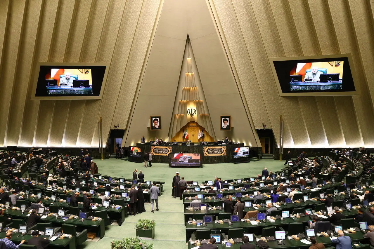 جزئیات بررسی طرح اصلاح قانون بیمه رانندگان حمل و نقل بار و مسافر بین شهری اعلام شد