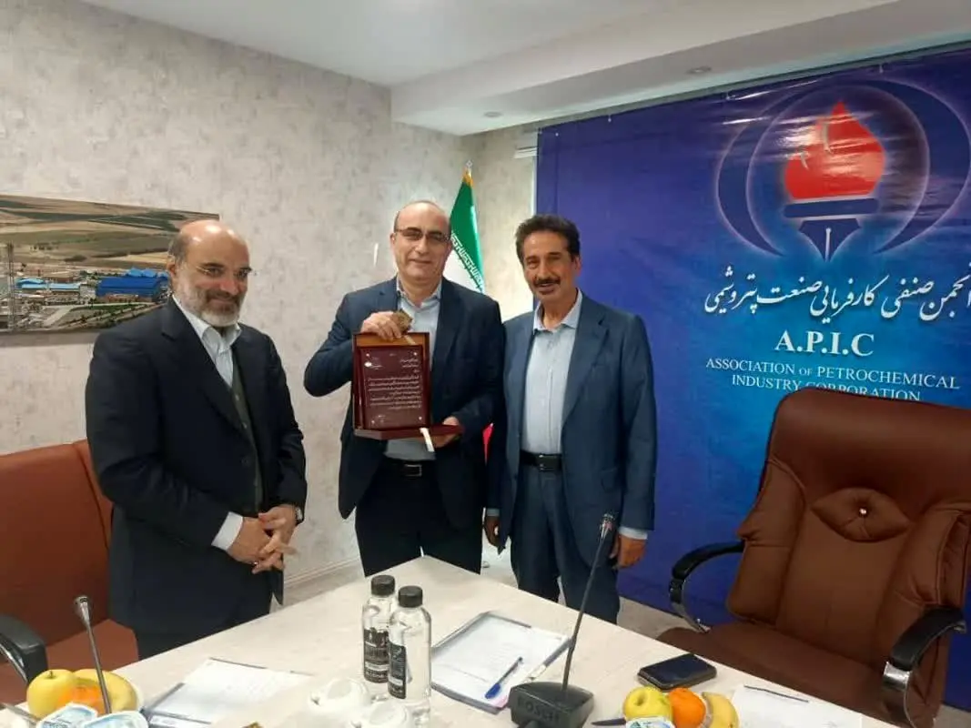 از مدیرعامل بزرگ‌ترین آروماتیک ایران تجلیل شد