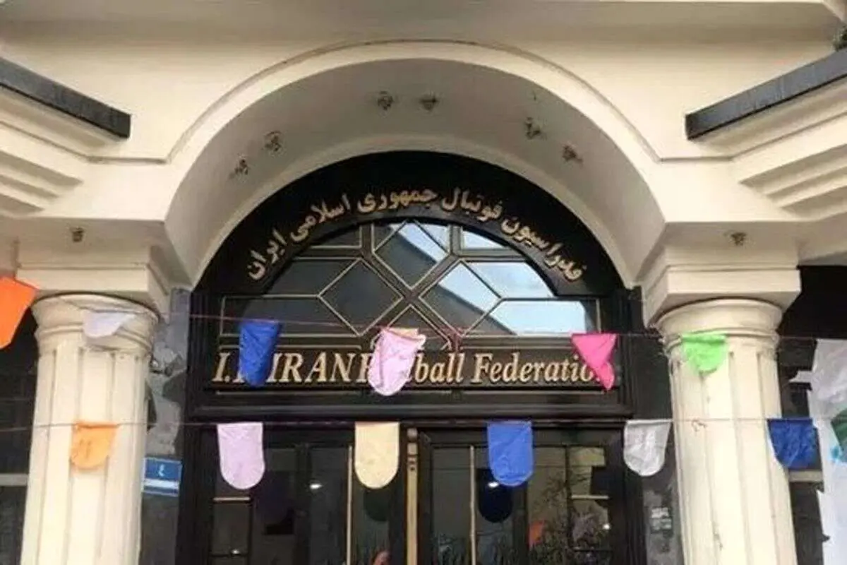ماجرای قرارداد ۱۵ میلیاردی با همسر یک بازیکن فوتبال همه را در شوک فرو برد !
