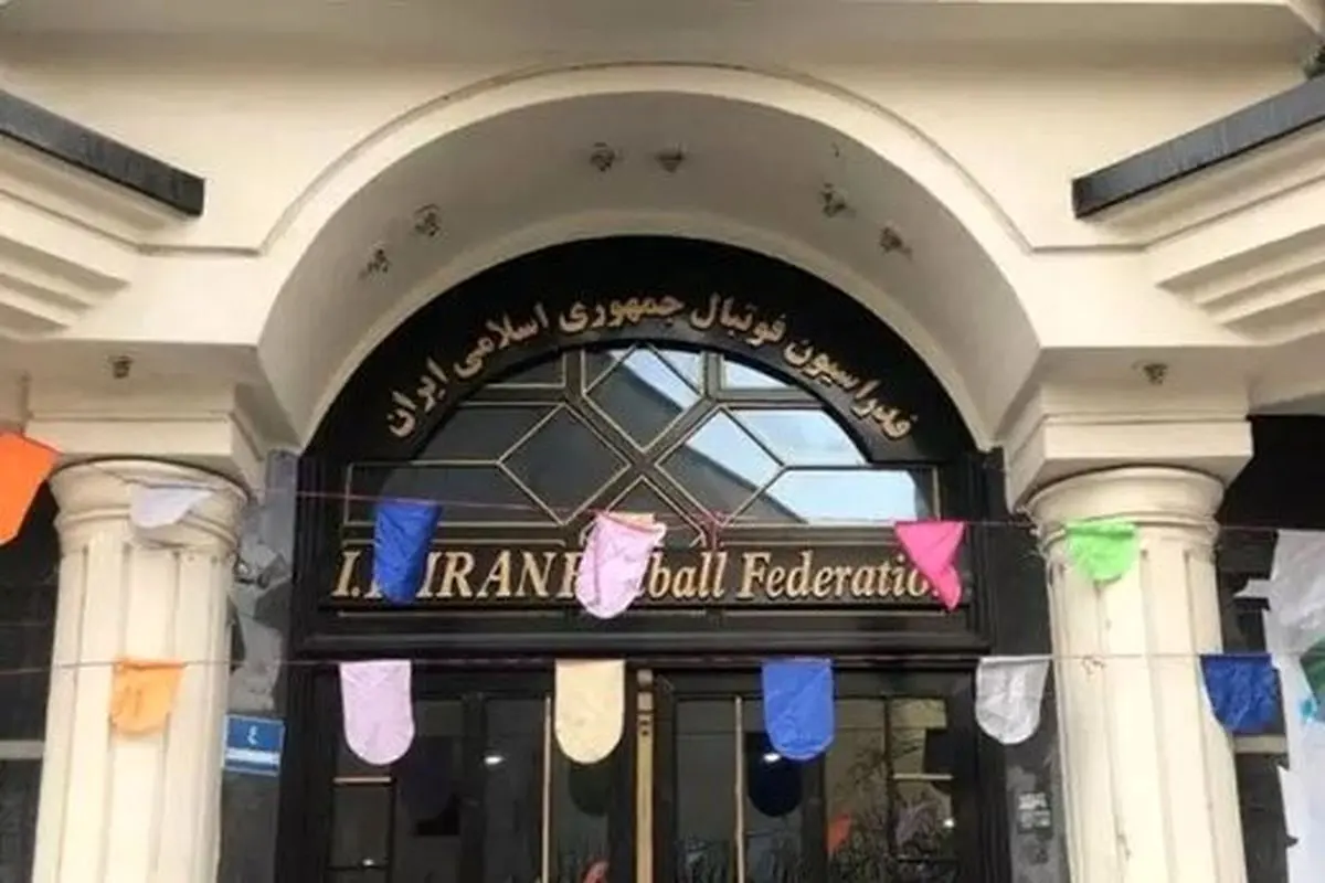 ماجرای قرارداد ۱۵ میلیاردی با همسر یک بازیکن فوتبال همه را در شوک فرو برد !
