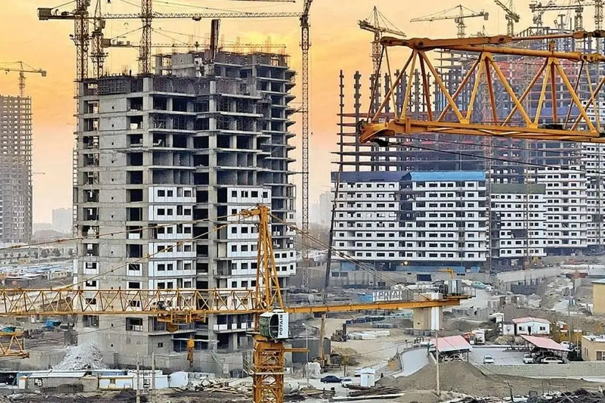بازار مسکن در بن‌بست هزینه‌ها/  وقتی زور تولید به جیب مردم نمی‌رسد /عقب‌نشینی ۷۰ درصدی سازندگان از پروژه‌های پایتخت