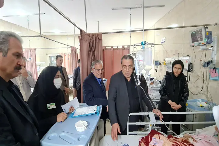دیدار معاون درمان سازمان تأمیناجتماعی با خانواده شهید برهاننژاد و عیادت از مصدومان حادثه تروریستی کرمان