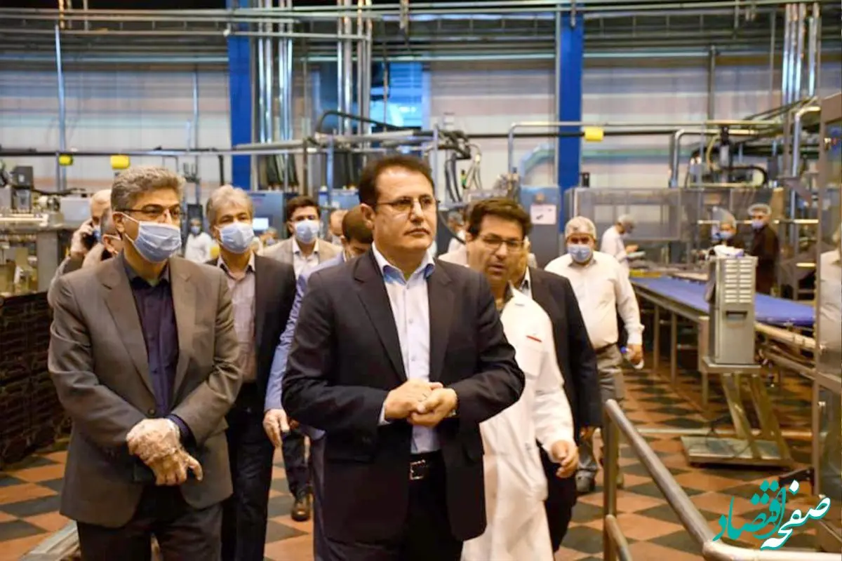 بازدید مدیرعامل بیمه دانا و هیئت همراه از شرکت لبنیات و بستنی دومینو