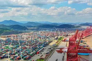 نبض تجارت جهان در آسیاست/ چین با ابر‌بنادر کانتینری، رقبای خود را پشت سر گذاشت