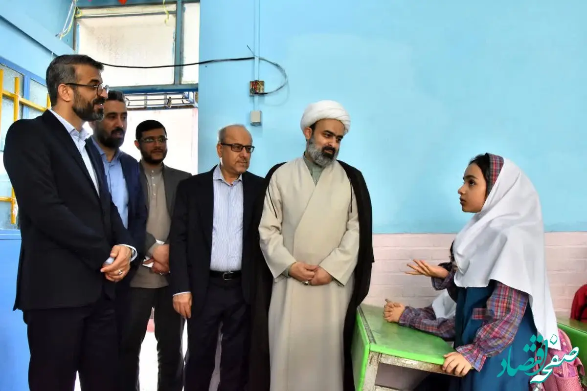 بازدید مدیرعامل سازمان منطقه آزاد اروند از مدارس