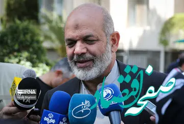 جزئیات واکنش متفاوت وزیر کشور به ادعای هدف قرار گرفتن زیرساخت‌های موشکی در خرم‌آباد