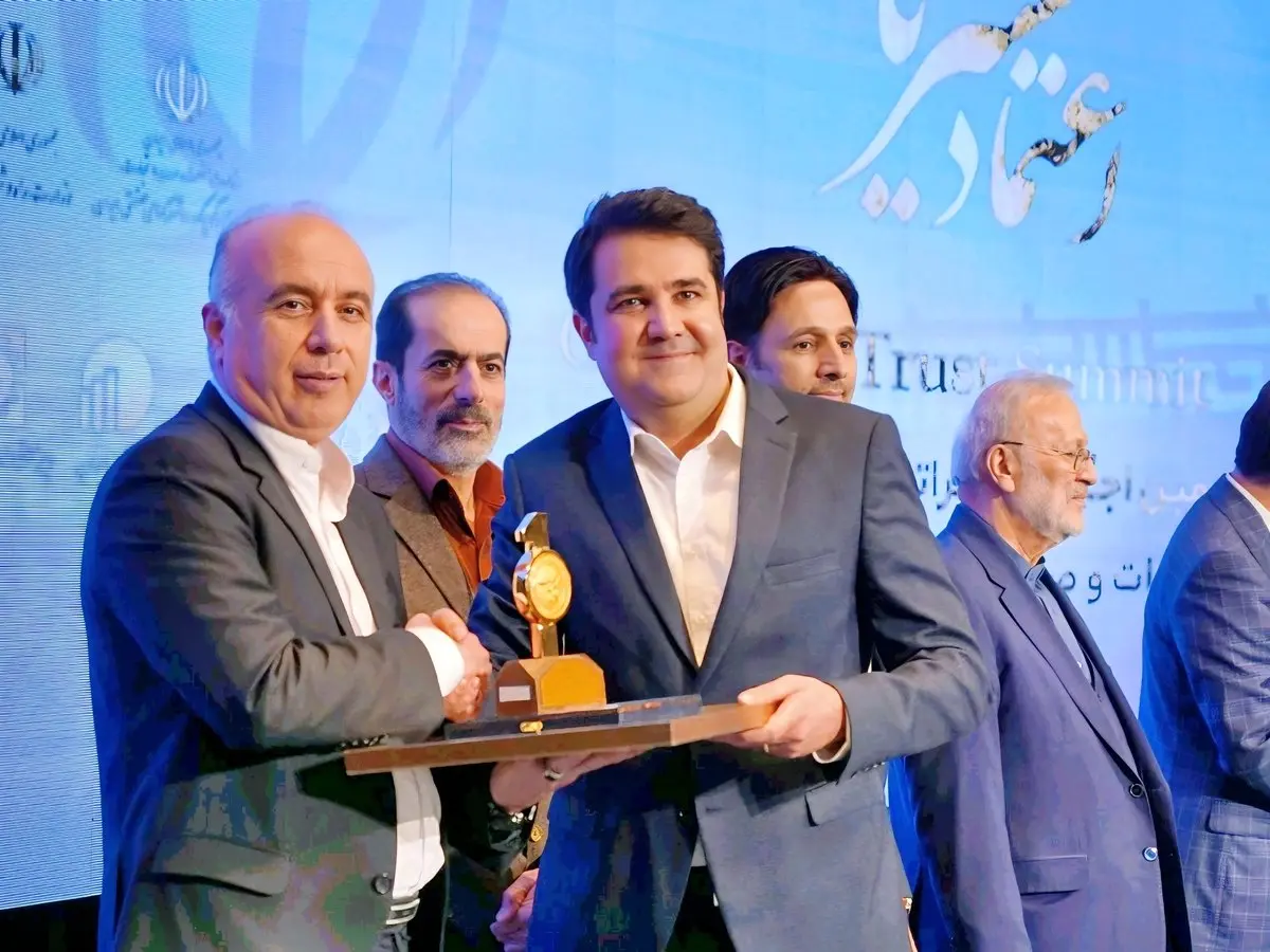 افتخاری دیگر برای تمدن؛ شرکت صحرا در اجلاس اعتماد مشتریان دو نشان ملی دریافت کرد