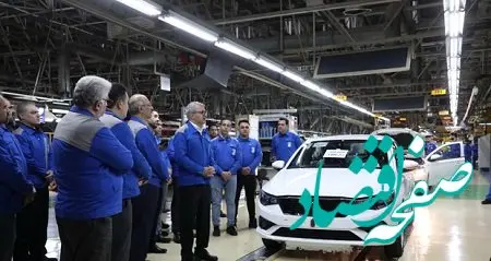 خروج نخستین خودروی سال ۱۴۰۴ ایران‌خودرو از خط تولید/ تاکید پیرمحمدی بر سرمایه‌گذاری برای تولید باکیفیت