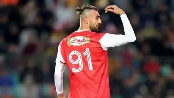 پرسپولیس سرگردان؛ دورسون در حال شنا بازی!