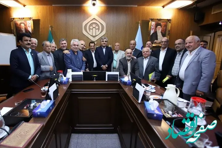 دیدار صمیمی سرپرست سازمان تأمین اجتماعی با مسئولان کانون عالی بازنشستگان تأمین اجتماعی