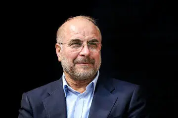 تصویری از قالیباف در مراسم یادبود مادر وحید حقانیان