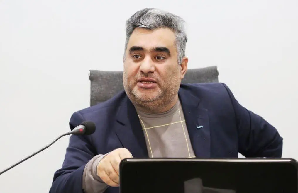 آغاز دوره آموزشی هوش مصنوعی و الگوریتم‌های یادگیری ماشین در بیمه سینا