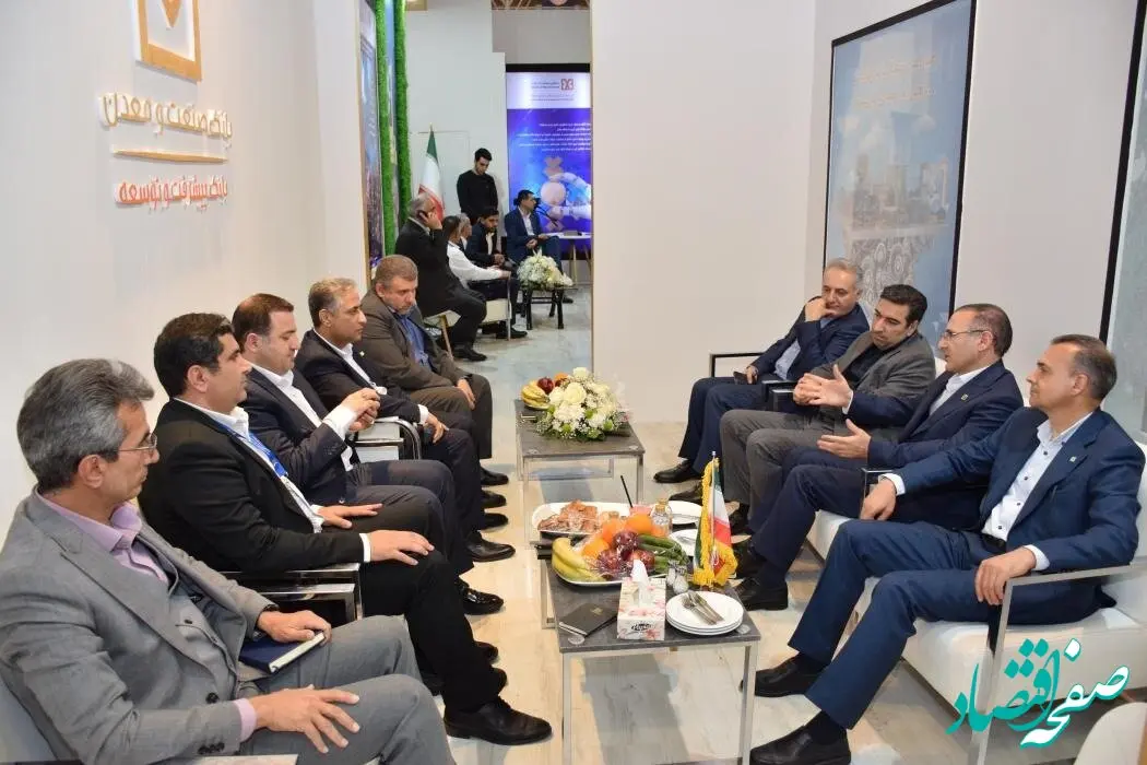 با حضور معاون اول رییس جمهور و وزیر صنعت، معدن و تجارت از “تیم بانک” بروزترین محصول دیجیتالی بانک صنعت و معدن در نمایشگاه توانمندی های صادراتی جمهوری اسلامی ایران(ایران اکسپو ۲۰۲۵) رونمایی شد