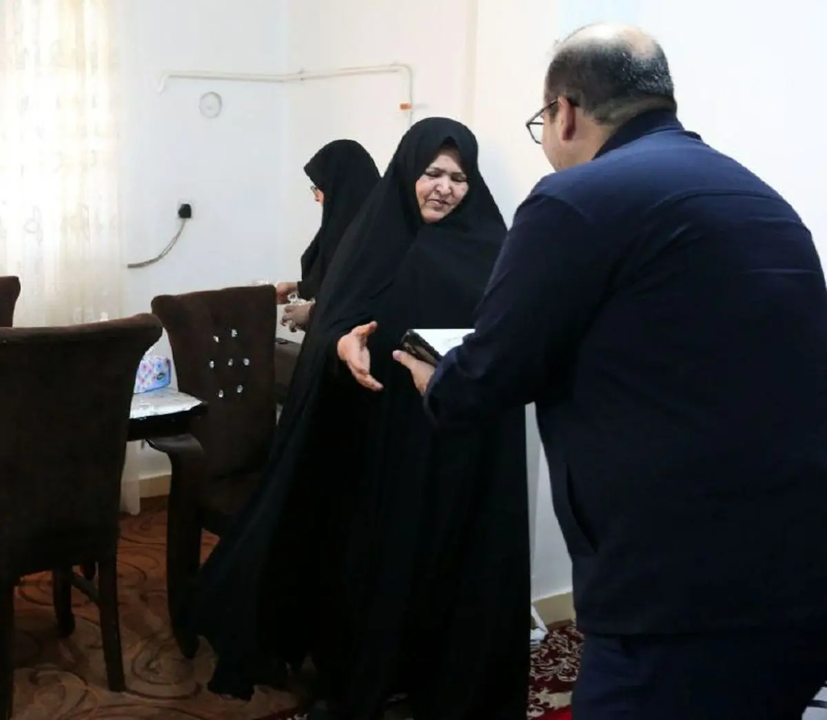 دیدار با خانواده‌ شهیدان سرافراز علی‌کرم اسدی و ابراهیم چراغی انجام شد