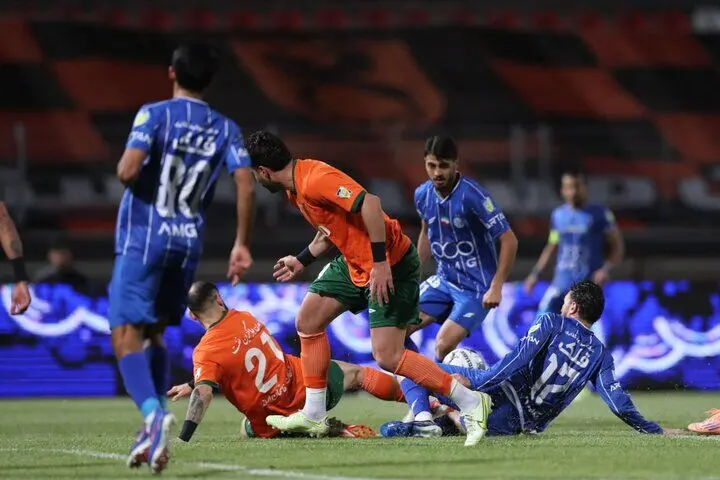 خبر جدید از نقل و انتقالات عجیب استقلال امروز شنبه ۲۷ تیر ۱۴۰۵