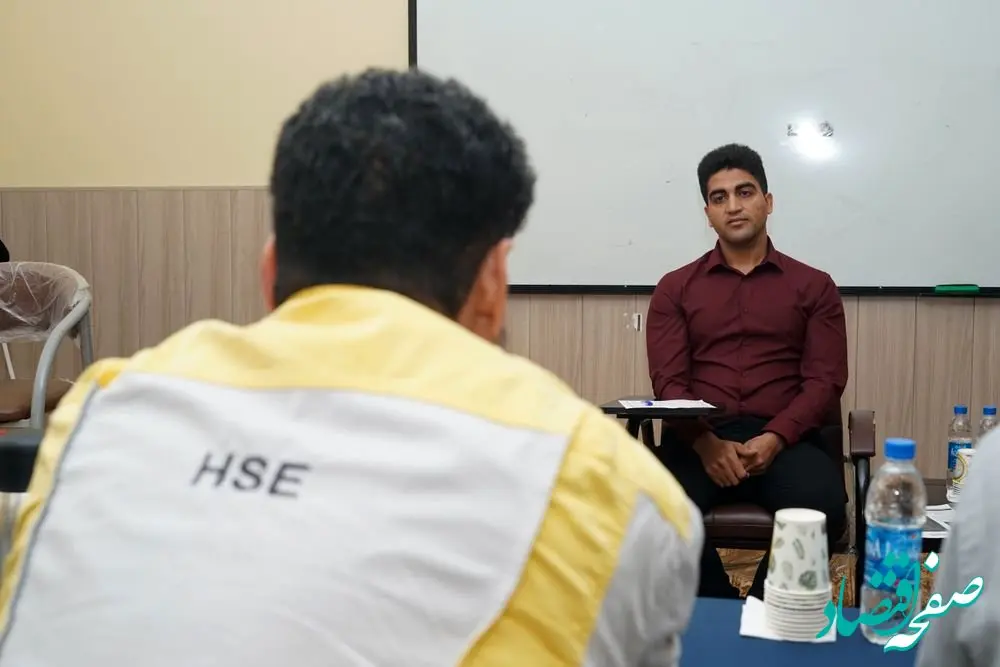 فرایند مصاحبه آزمون استخدامی کارآموزی شرکت پلیمر آریاساسول در حال انجام است