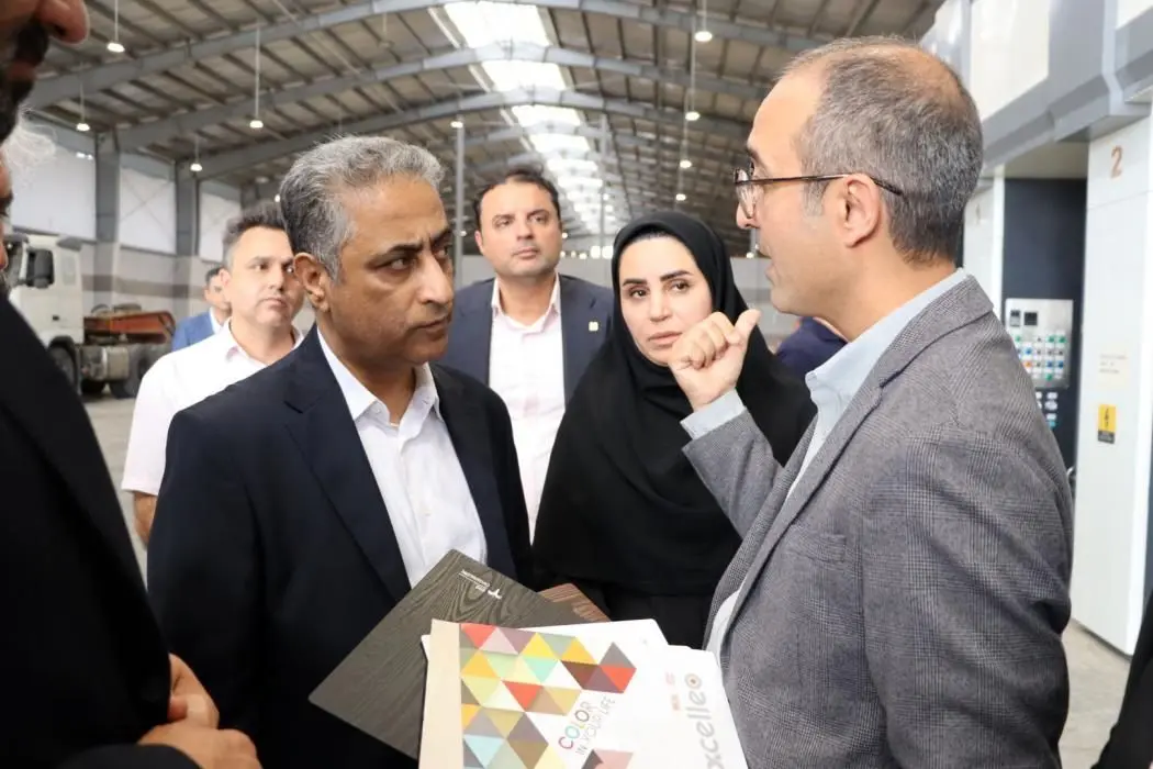 بازدید مدیرعامل بانک صنعت و معدن از "شرکت آفتاب پلاست البرز" در گرمسار