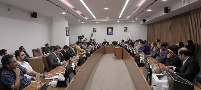در بورس تهران برگزار شد: نشست تحلیل صنعت دارو در تالار شیشهای