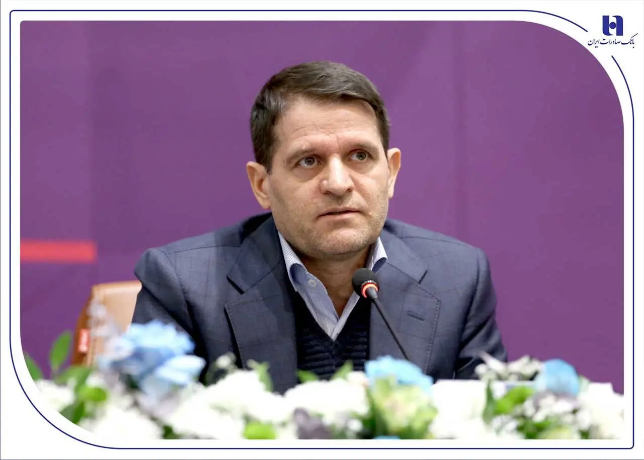 نخستین همایش هم‌اندیشی بانک صادرات ایران با فعالان صنعت پتروشیمی برگزار شد/ معاون وزیر نفت و مدیرعامل شرکت ملی صنایع پتروشیمی: توسعه سرمایه‌گذاری در پتروشیمی بدون بانک‌های بزرگ امکان‌پذیر نیست