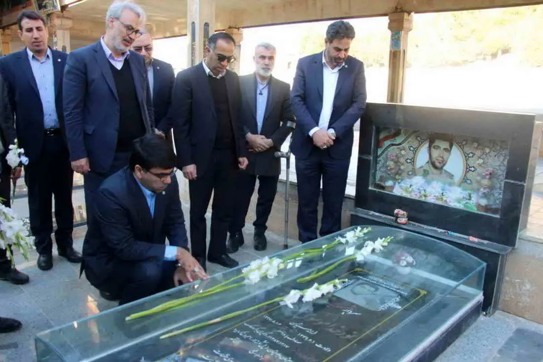 تجدید میثاق مدیرعامل بانک توسعه تعاون با آرمانهای شهدا