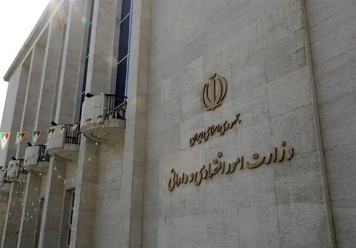 وزیر اقتصاد جوان زیر فشار جنگ اقتصادی؛ آینده مالی ایران در دستان علی مدنی‌زاده