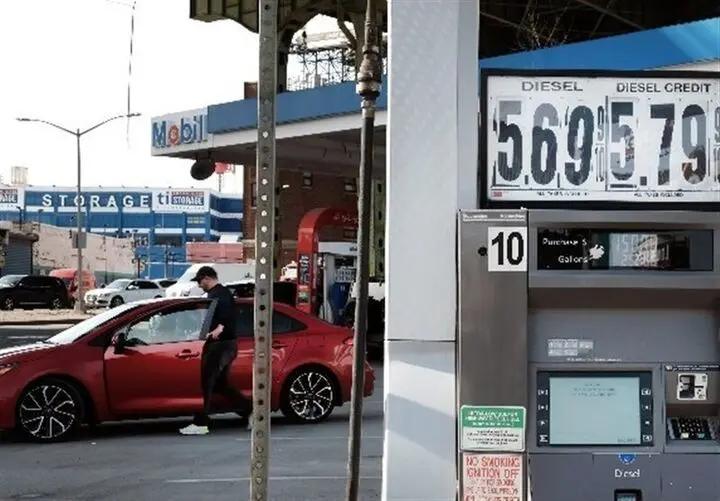 قیمت بنزین به راحتی ۳۳ درصد گران شد