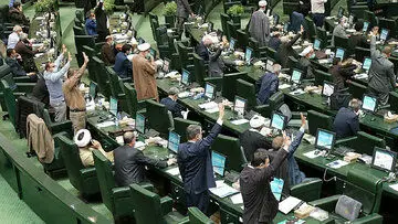 مجلس را بی دلیل تخریب نکنید | از دولت و مجمع تشخیص بپرسید چرا طرح شفافیت را قبول ندارند