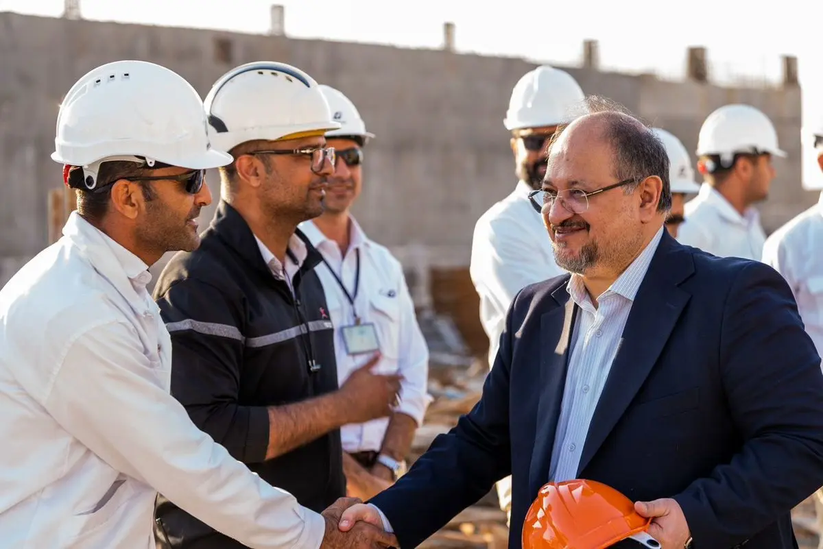 دستور محمد شریعتمداری برای تبدیل وضعیت بیش از ۱۲۰۰ نیروی خدماتی و حجمی ایثارگر