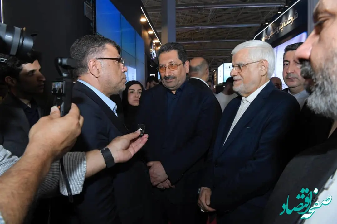 بازدید محمدرضا عارف از غرفه هلدینگ خلیج فارس در اکسپو ۲۰۲۵