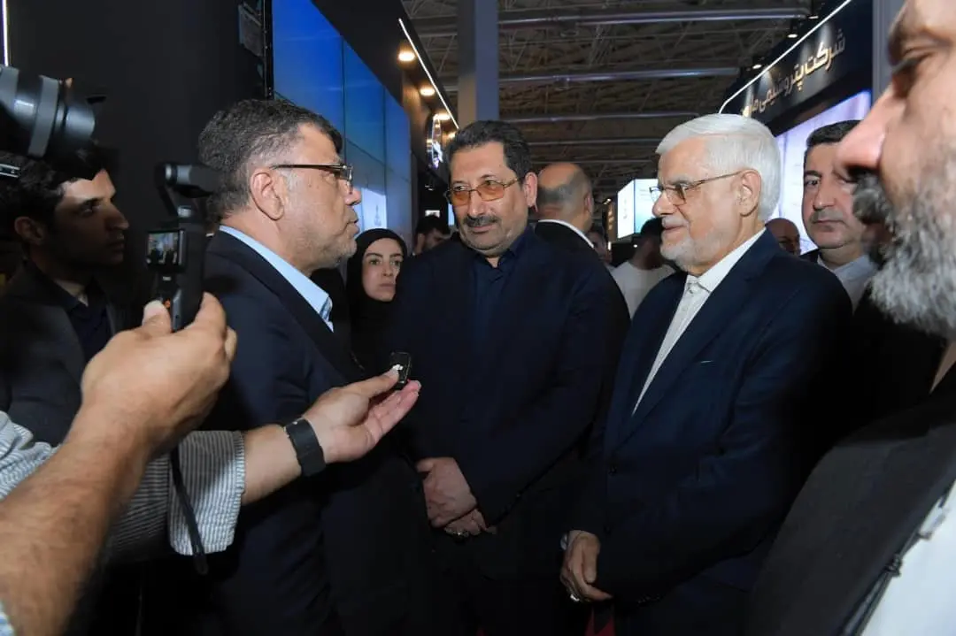 بازدید محمدرضا عارف از غرفه هلدینگ خلیج فارس در اکسپو ۲۰۲۵