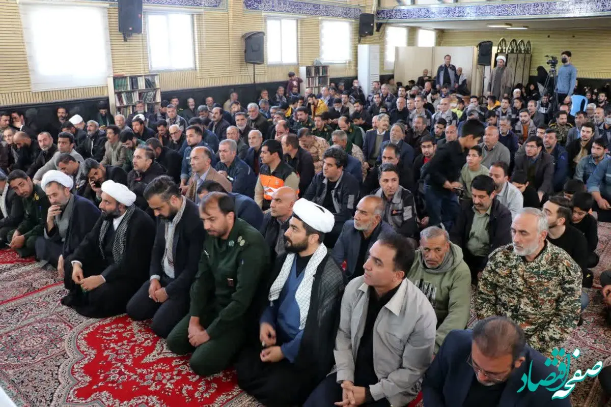 همزمان با روز بسیج مستضعفین، آیین سومین روز تدفین شهید گمنام در مجتمع آلومینای ایران برگزار شد