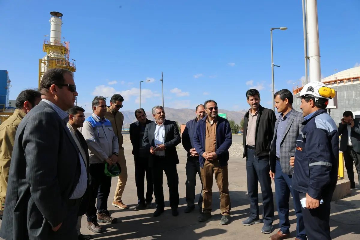 بازدید اساتید و کارکنان فنی و حرفه ای از پتروشیمی لردگان