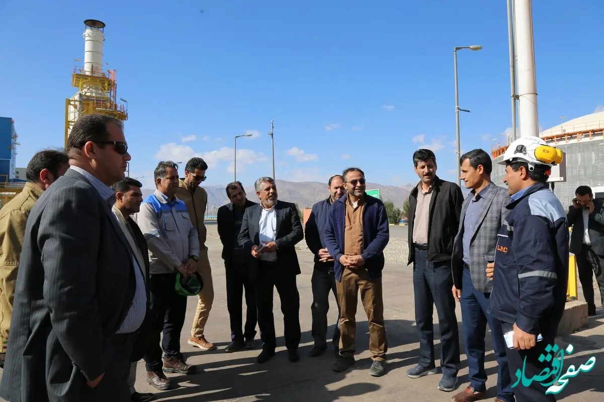 بازدید اساتید و کارکنان فنی و حرفه ای از  پتروشیمی لردگان