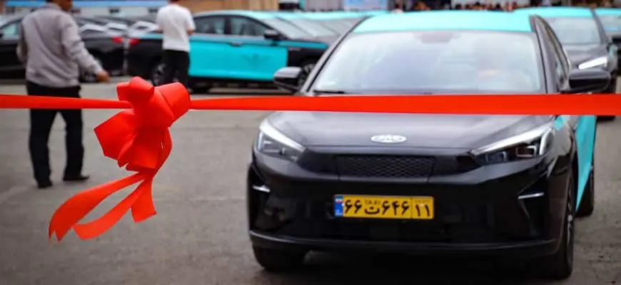 تحویل اولین سری از تاکسیهای برقی کرمان موتور