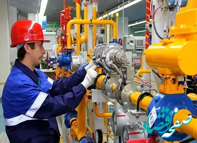 کارگران چشم  انتظار جلسه فردا ؛ مزد کارگران افزایش می یابد ؟ 