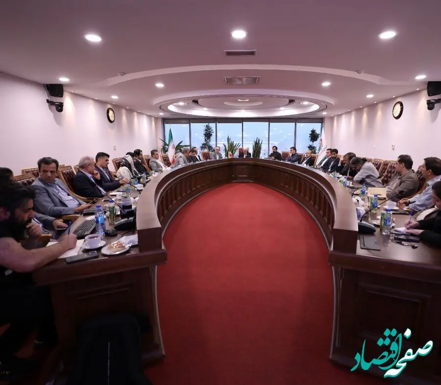 جلسه مهم فعالان بازار با رئیس سازمان بورس