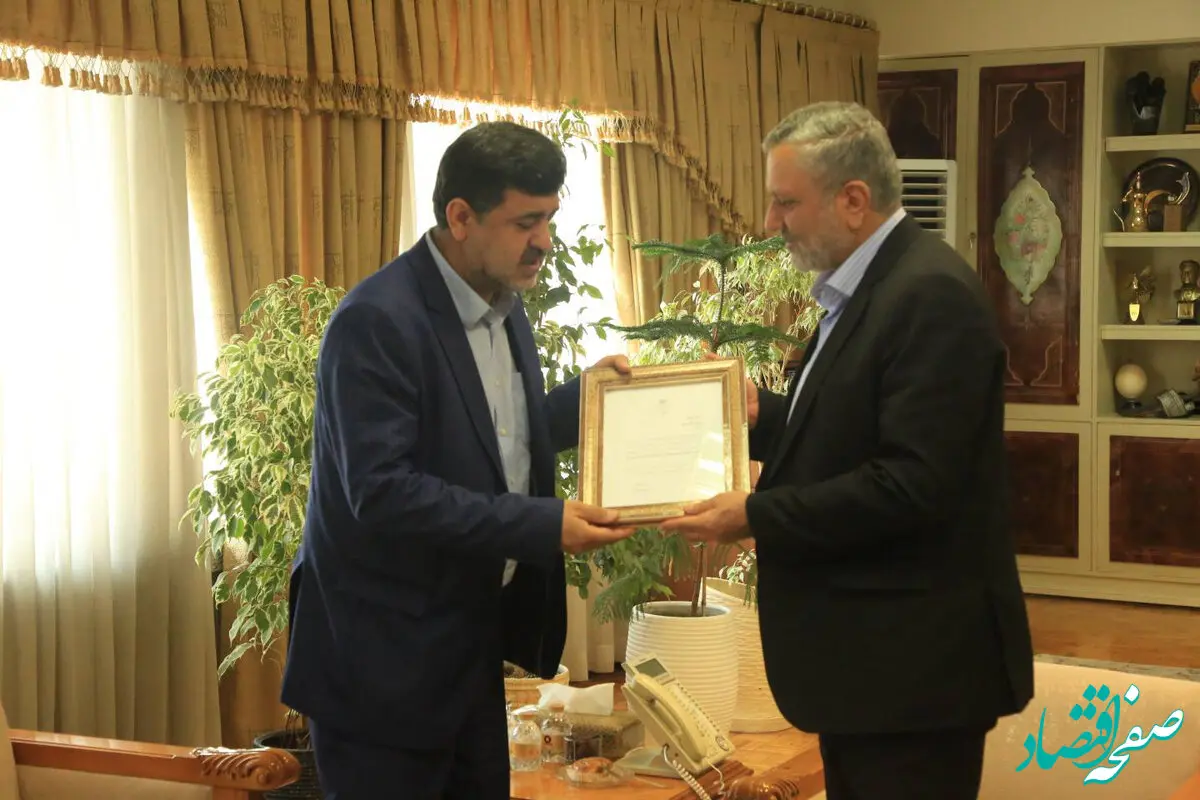 تقدیر وزیر کار از بانک پارسیان در راستای تحقق اهداف زیست‌بوم ملّی اشتغال