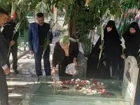 آغاز سال جدید کارکنان منطقه ویژه اقتصادی و فرودگاه بین المللی پیام در کنار مزار شهید مدافع حرم
