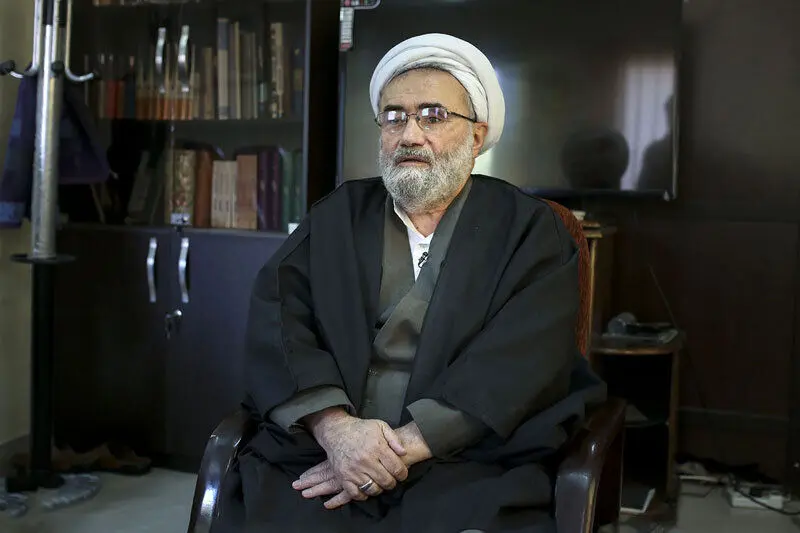 واکنش مسیح مهاجری به قرارگرفتن زمام امور کشور به دست افراد کوتاه قد