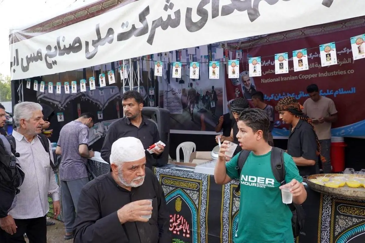 خدمت رسانی خادمین مجتمع مس سونگون به زوار اربعین حسینی ادامه دارد