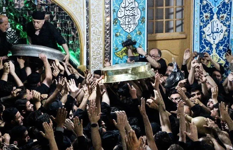 برگزاری آیین مذهبی سنتی طشت‌گذاری در اردبیل